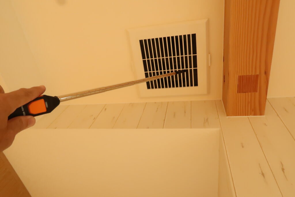 小屋裏エアコン風量測定