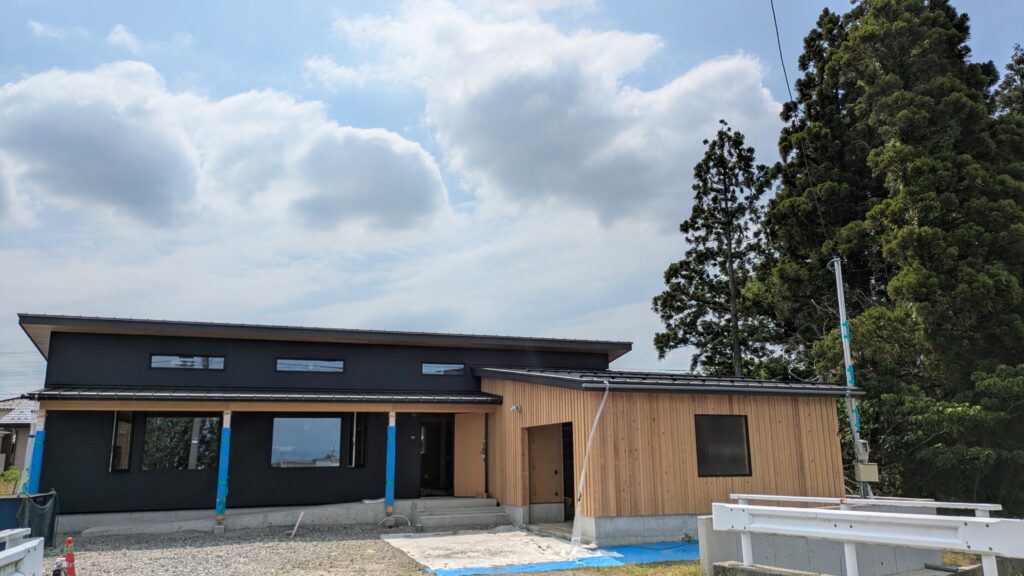 富山市上二杉の家
Ua値:0.22W/㎡k
C値:0.15㎠/㎡